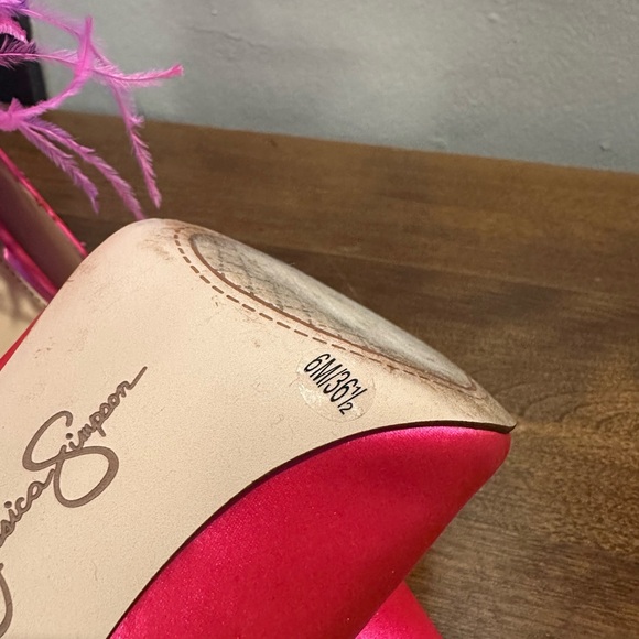 Jessica Simpson Vibrant Pink Feathered Heels - Picture 6 of 6